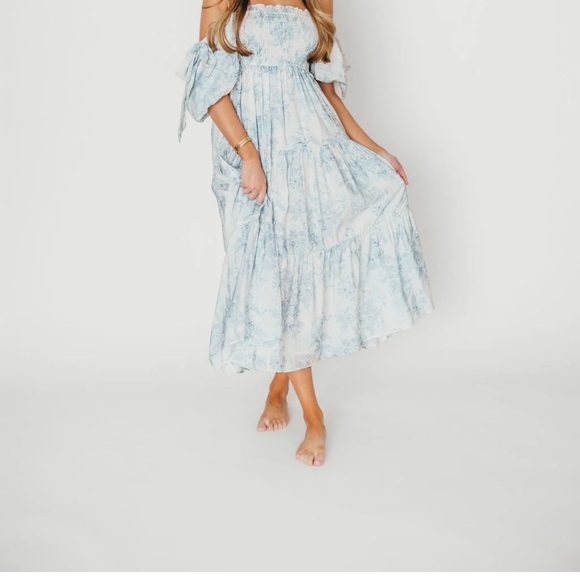 Chic Off-Shoulder White Midi Dress - Picture 1 of 4